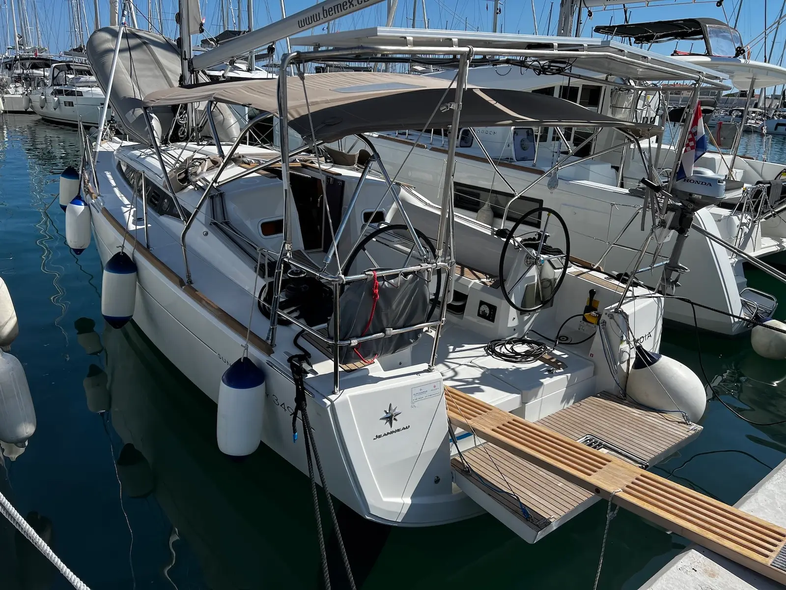 Lydia, Sun Odyssey 349
