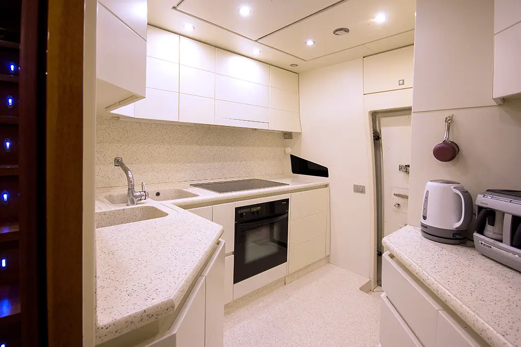 24M Deluxe Maiora Motoryacht, Foto 3