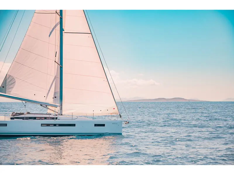 NOTUS, Sun Odyssey 490