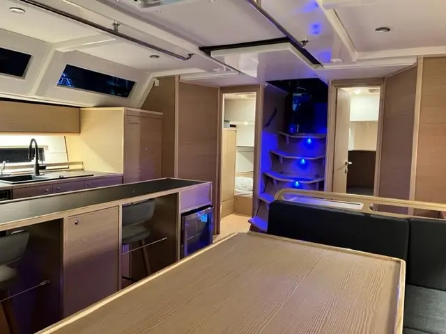 Sofia Blu, Interior image
