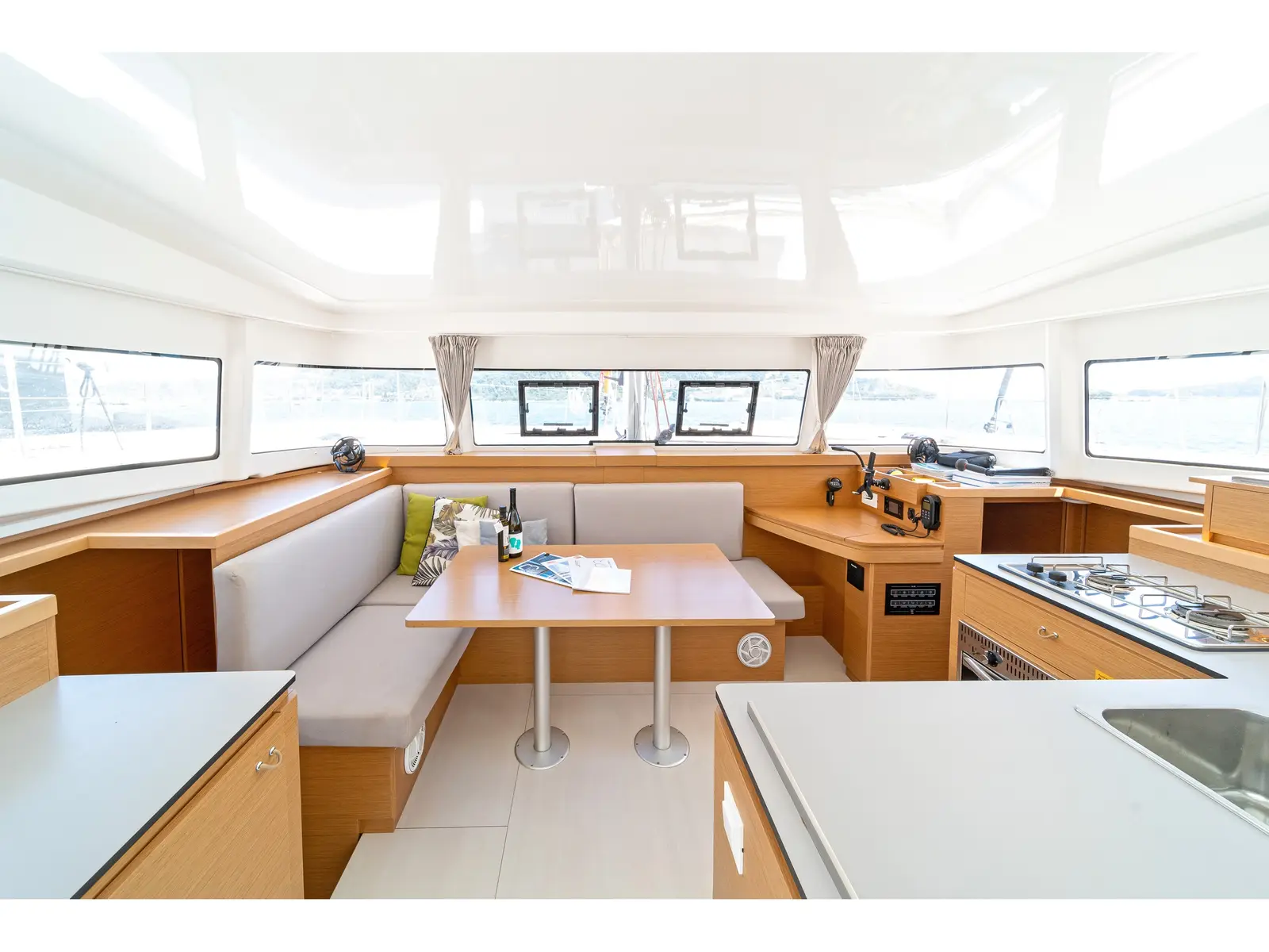Geva Mare X, Interior image