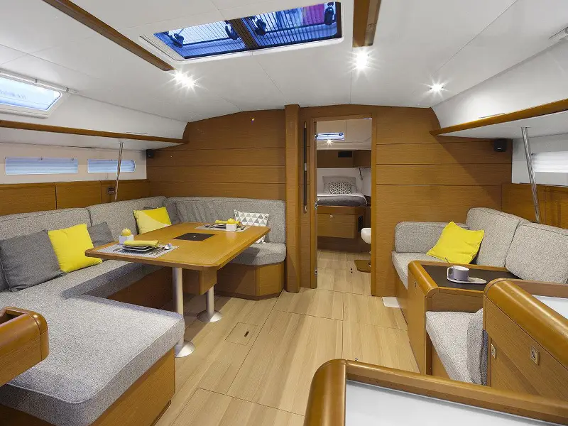 Bianca - Lady Giò, Interior image