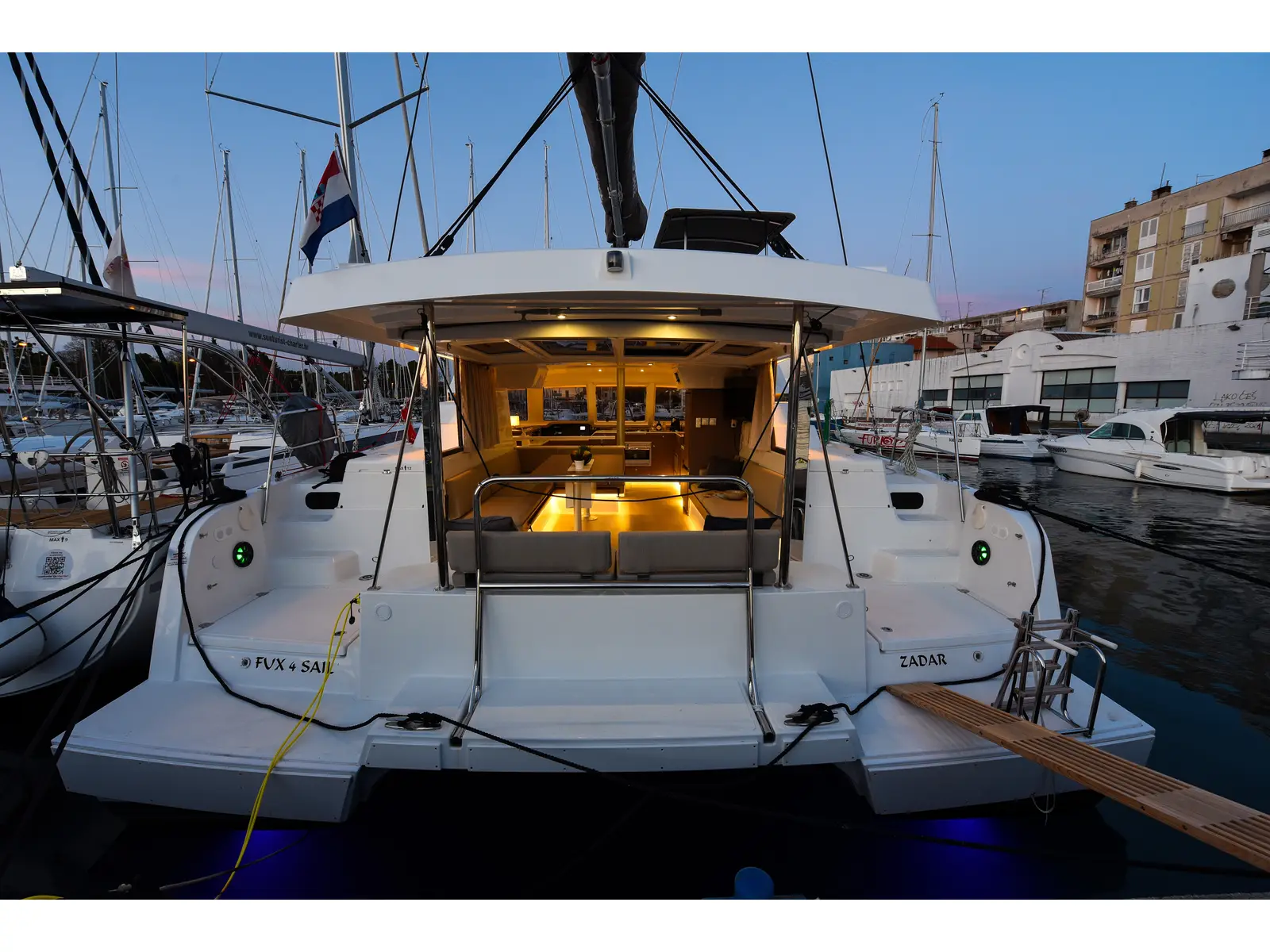 FUX 4 Sail - AC + GENERATOR, Main image