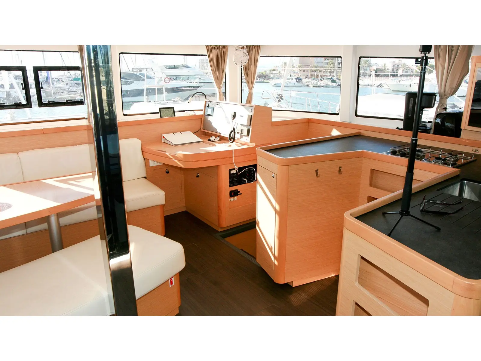 Sunshine, Interior image