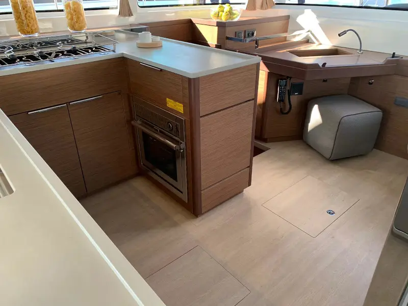 Dream Lagoon, Interior image