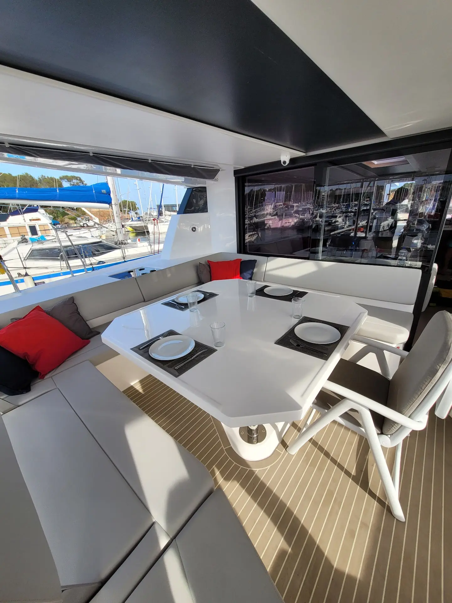 Trident, Foto 18