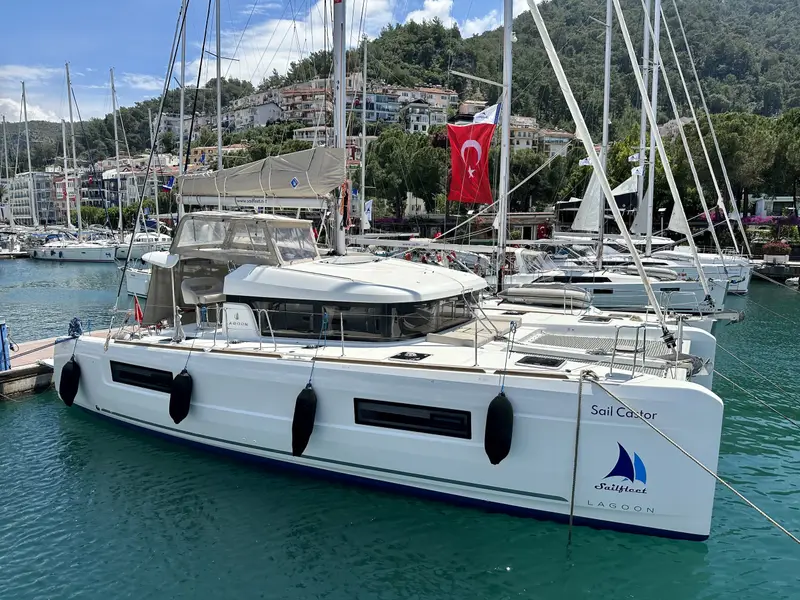 Sail Castor, Lagoon 40