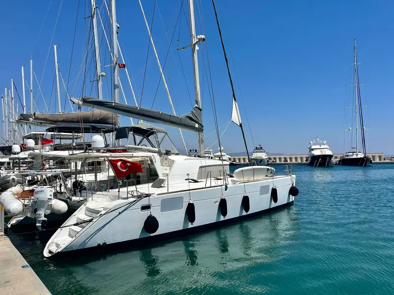 Premium, Lagoon 440
