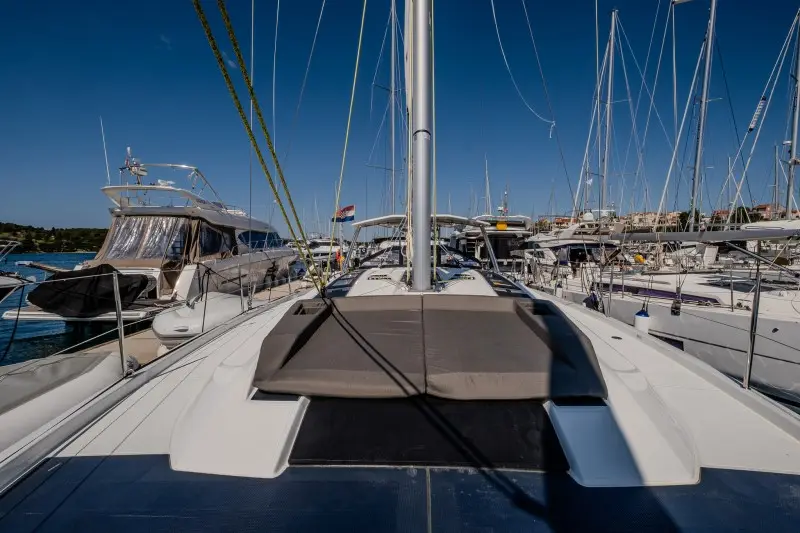 Nada, Dufour 48