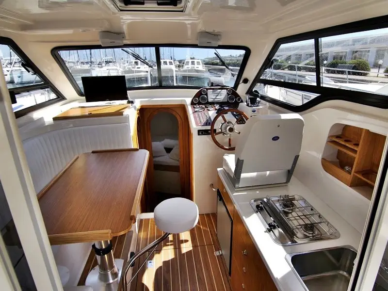 BAVA, Interior image
