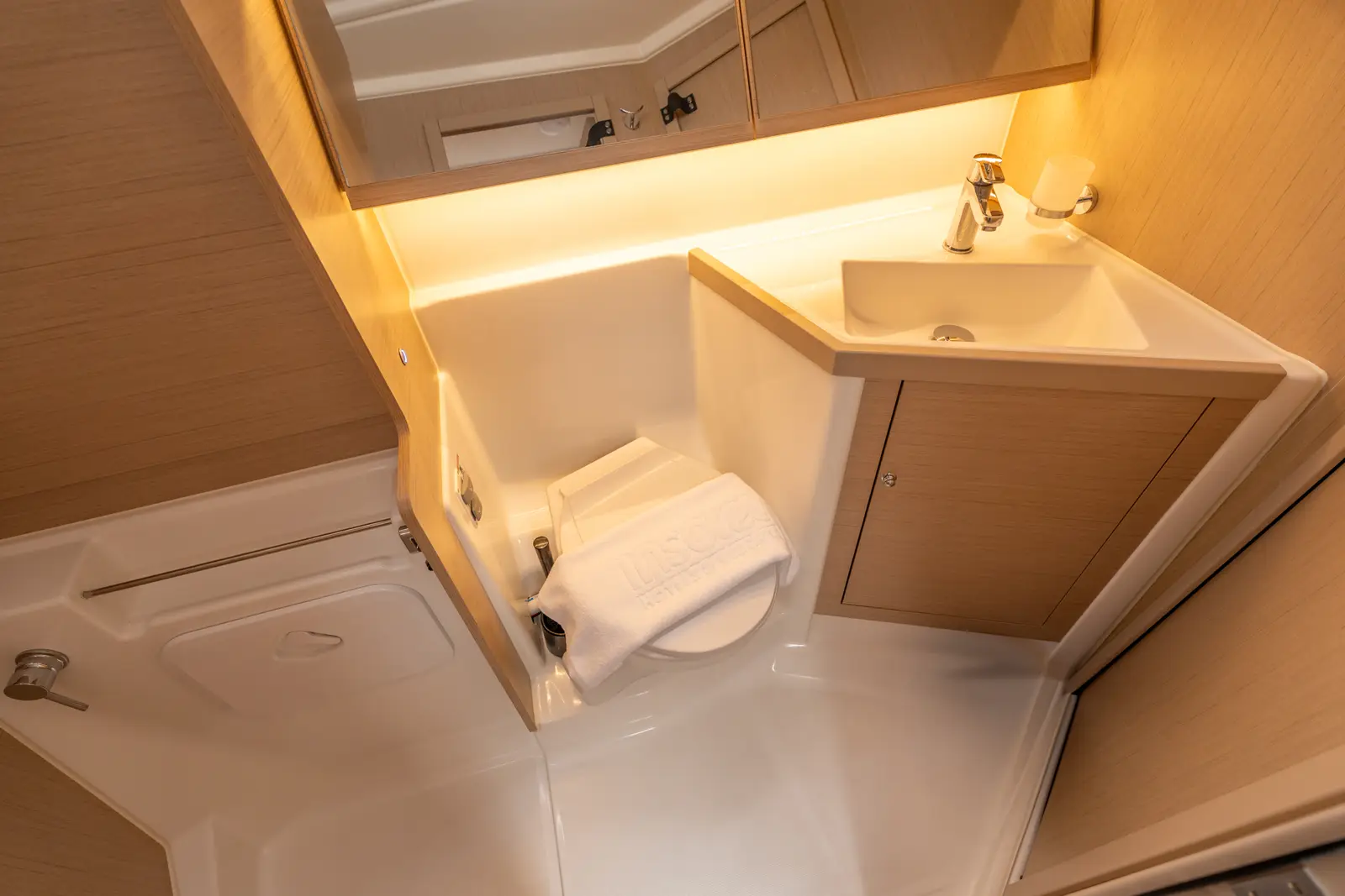 Lyra - Comfort line, Toilet