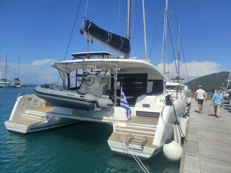 LA MAR, Lagoon 42