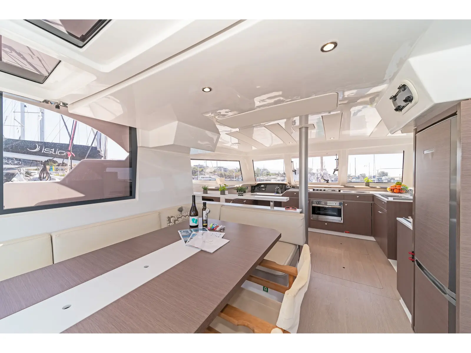 Duende, Interior image