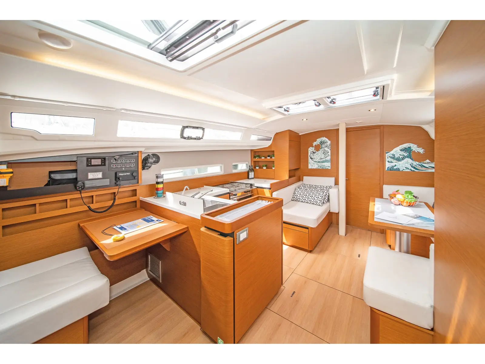 Geva X, Interior image