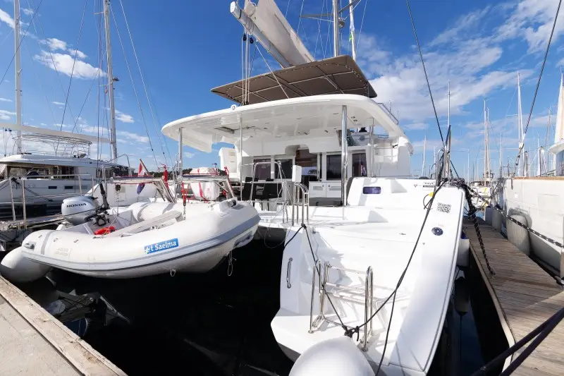 Saelma, Lagoon 450 F