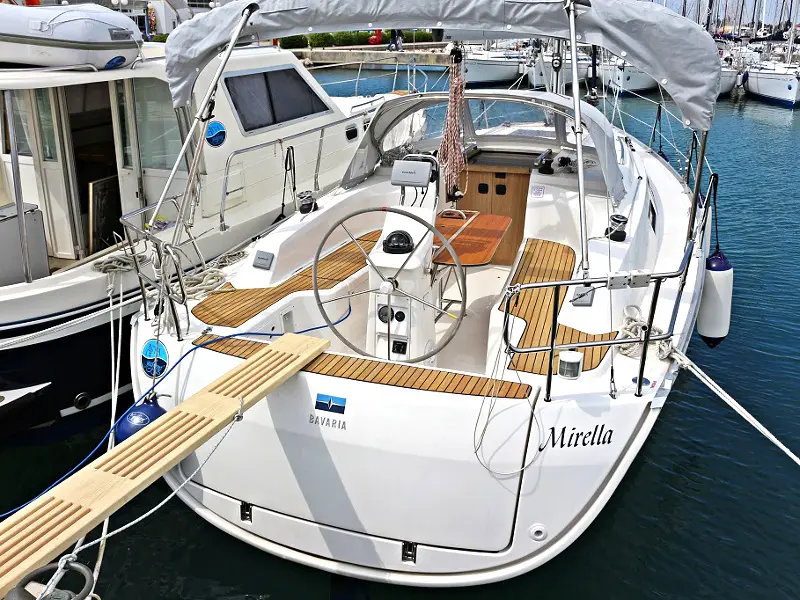 MIRELLA, Exterior images