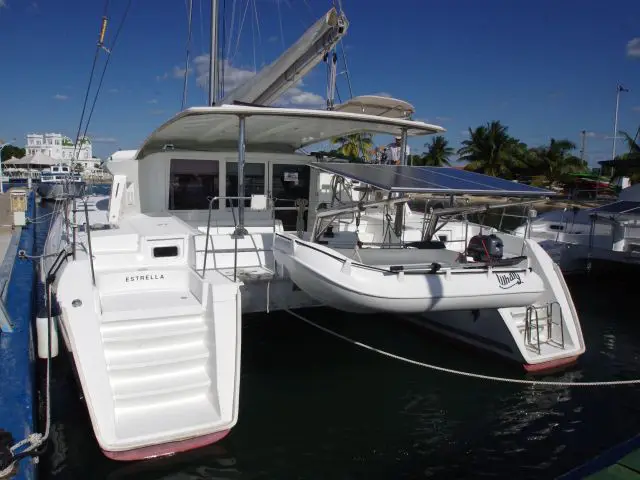 Estrella, Lagoon 421
