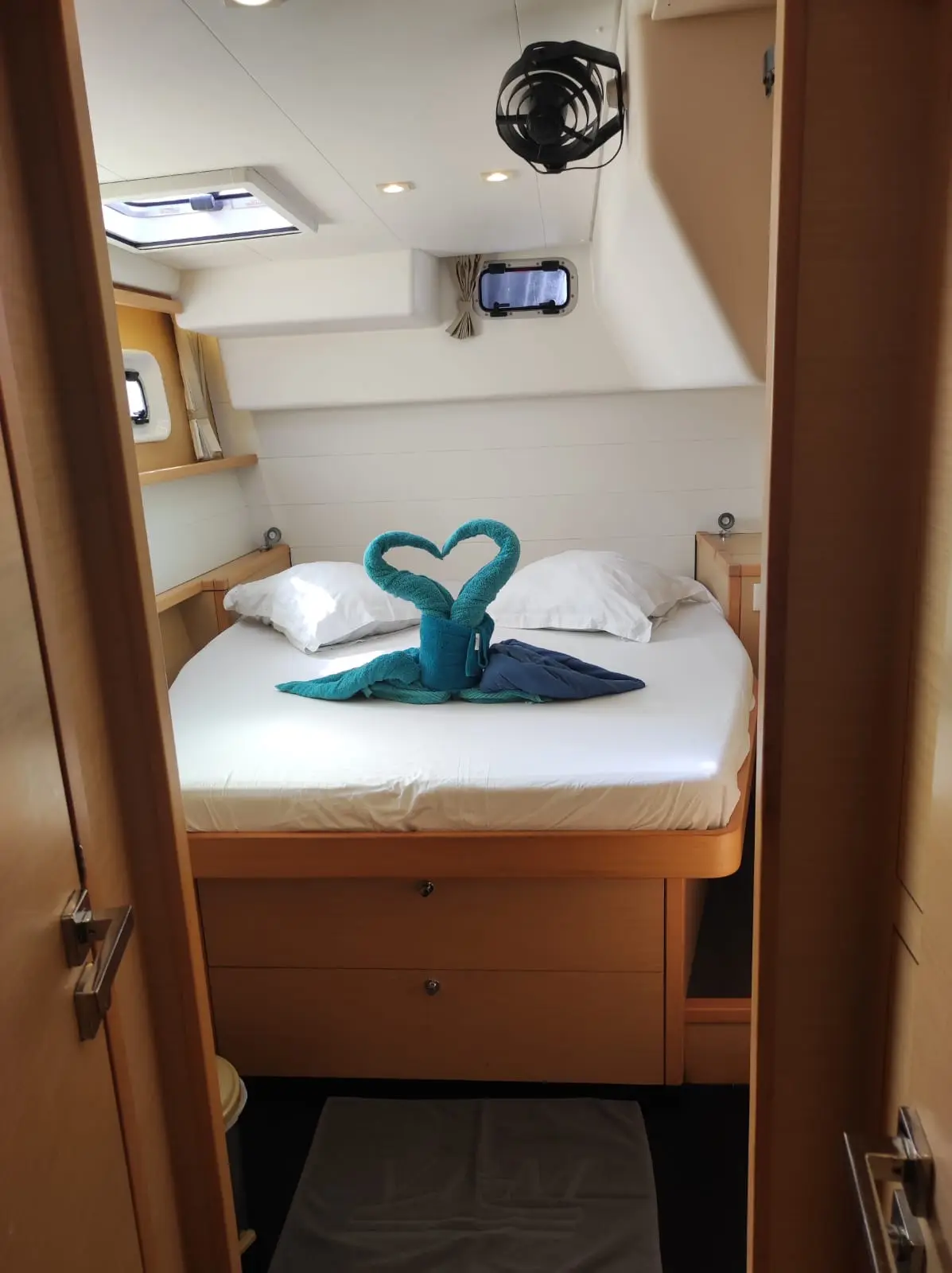 Maui, Double cabin aft starboard