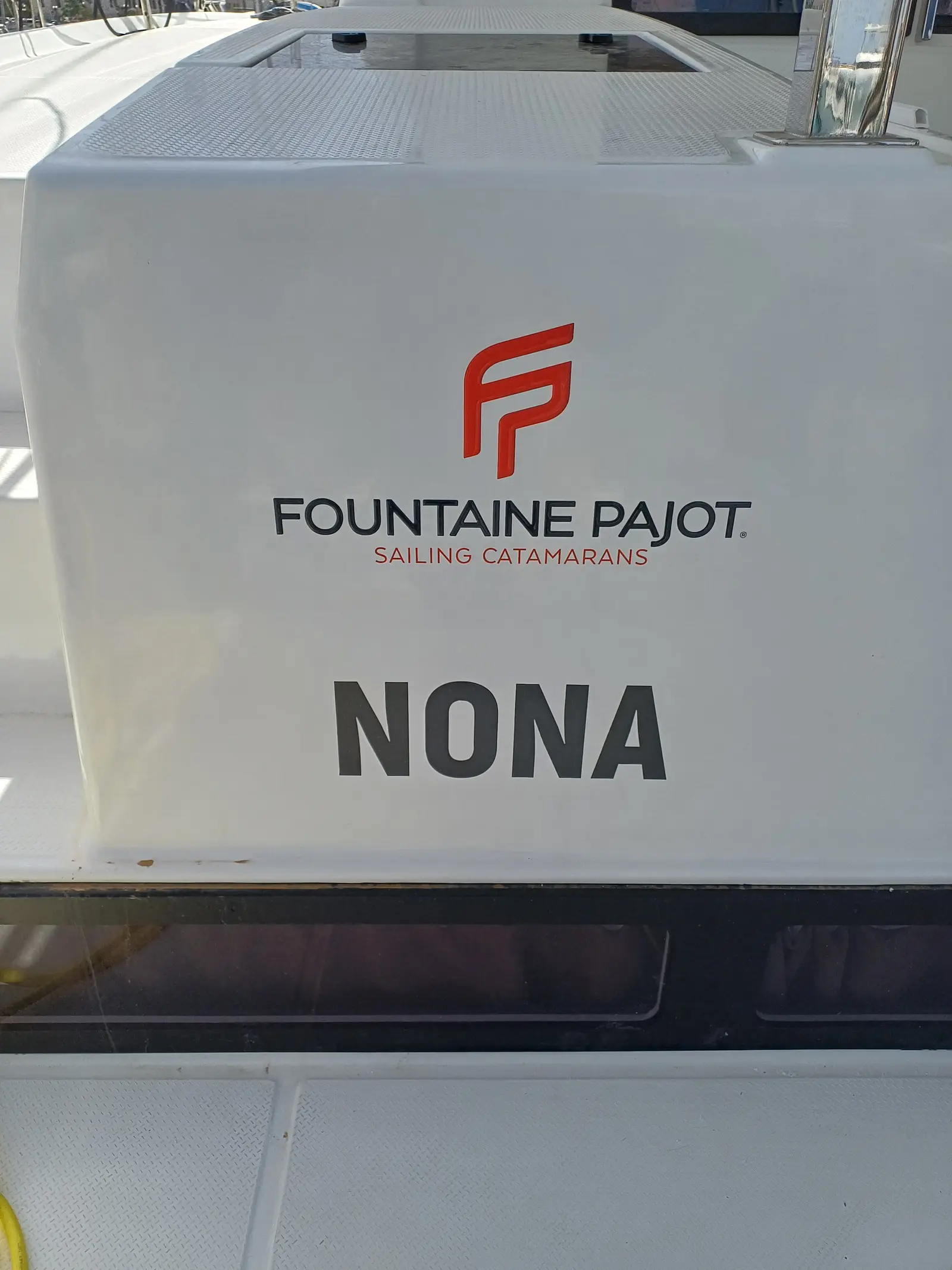 Nona, Foto 2