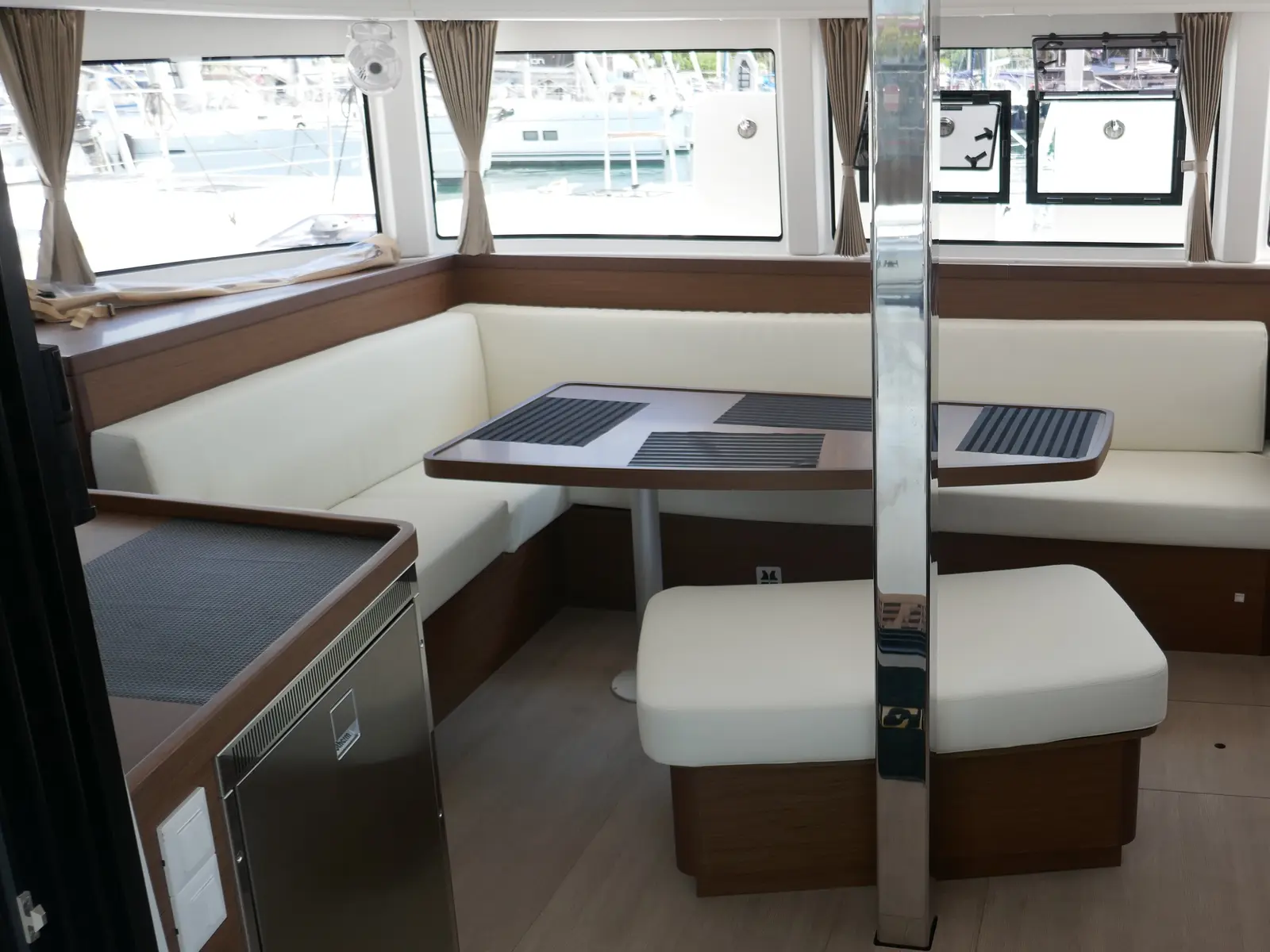 Coral Seas, Interior image