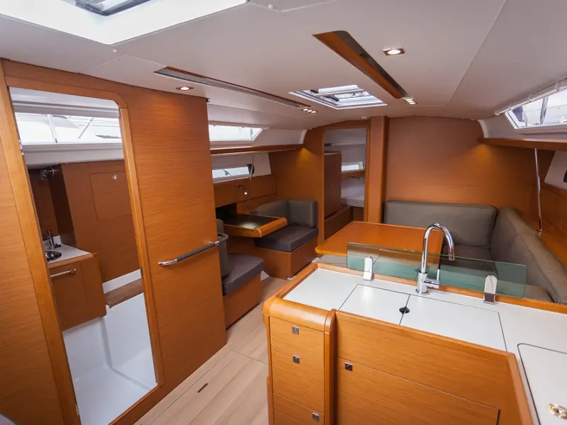 Sunsail 41.1 Classic, Interior image