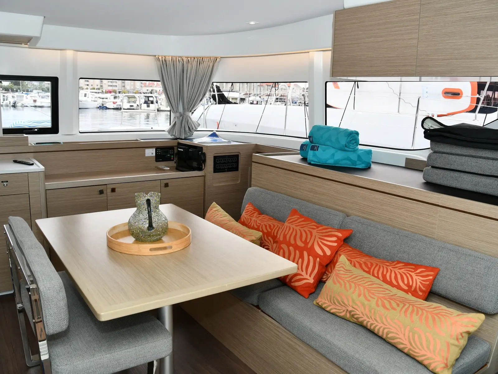 Bonnie, Interior image