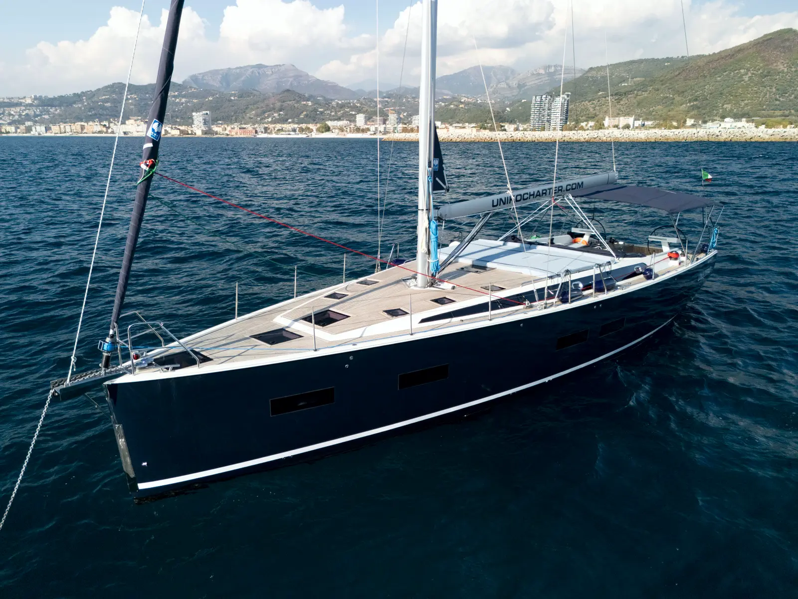 Luna Blu, outside image