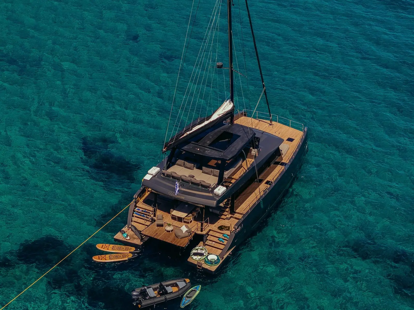 Honeymoon, Main image