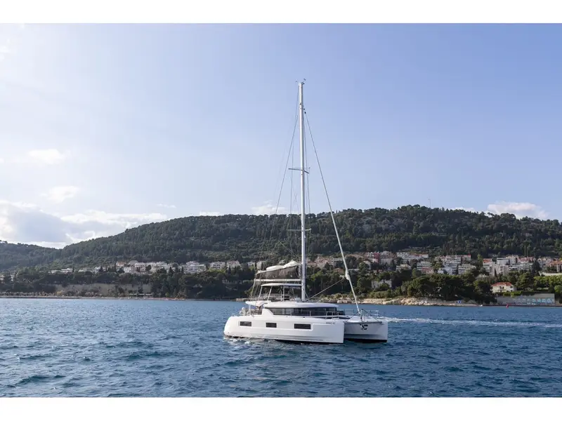 SKYFALL, Lagoon 46