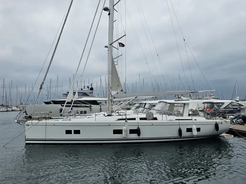 MiR, Main image