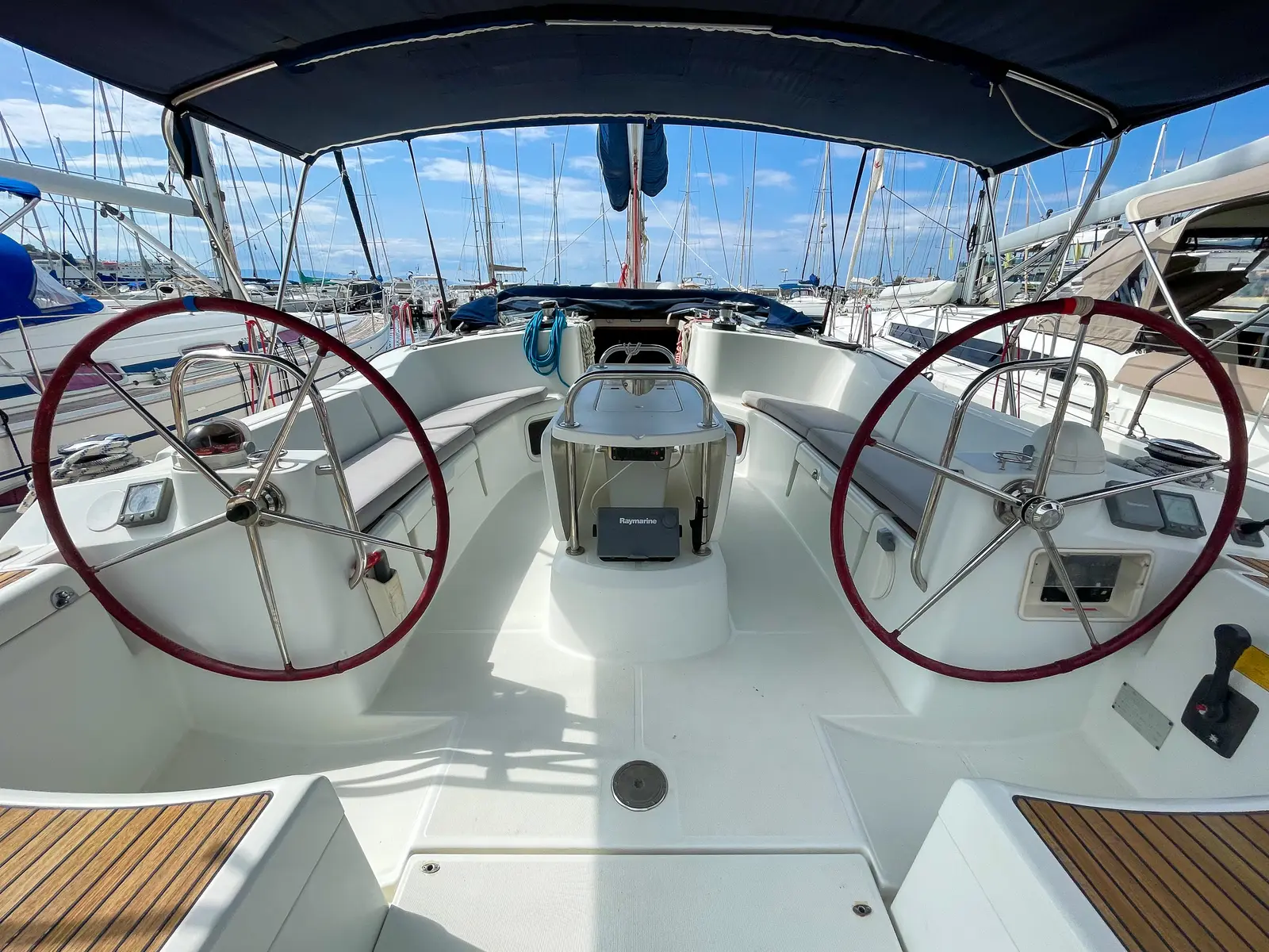 Beethoven ( with Bowthruster ,Solar Panels), Foto 4