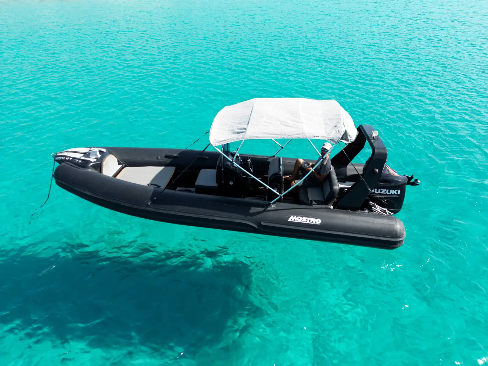 Triton, Interior image
