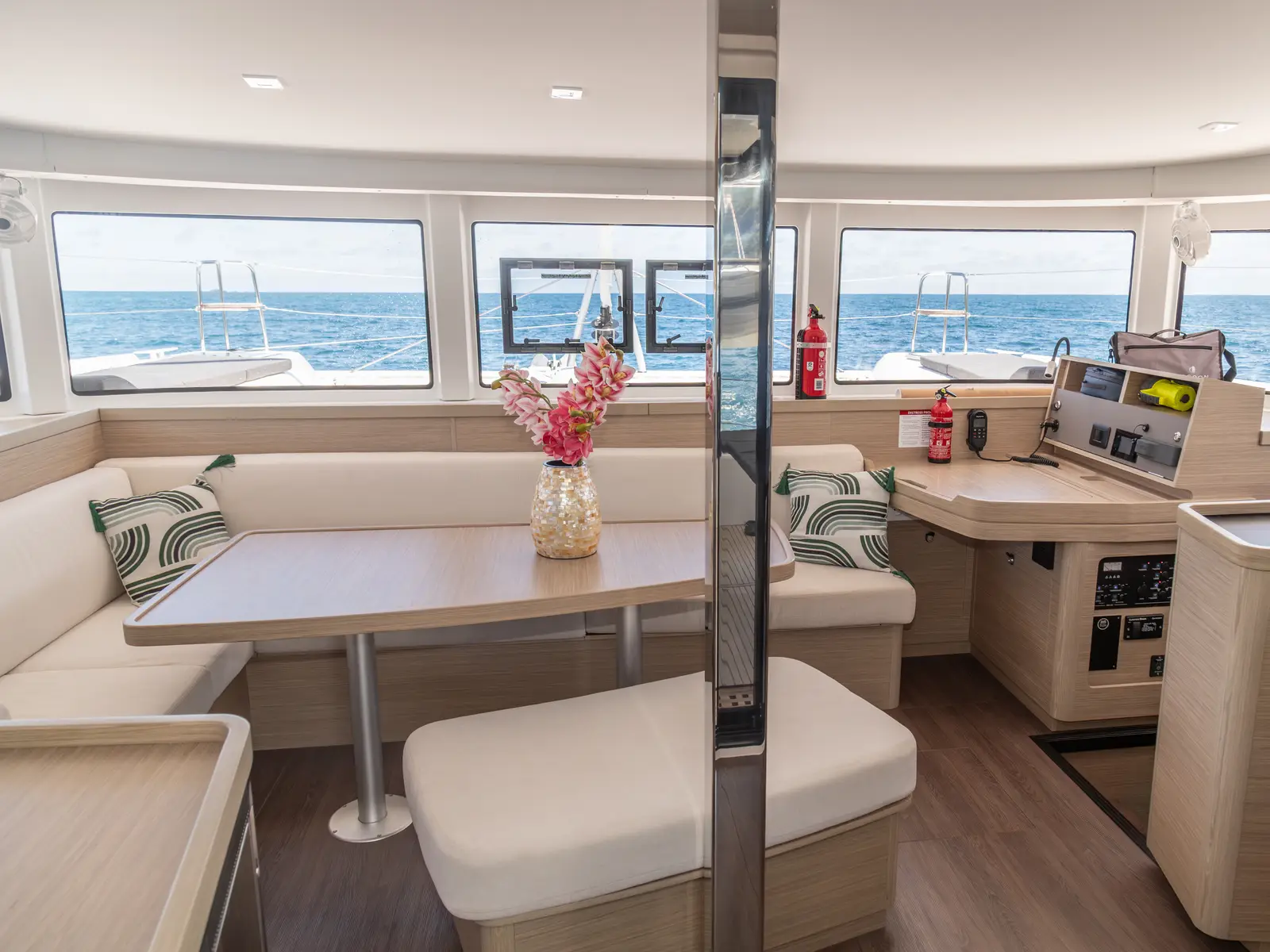 Vanessa, Interior image