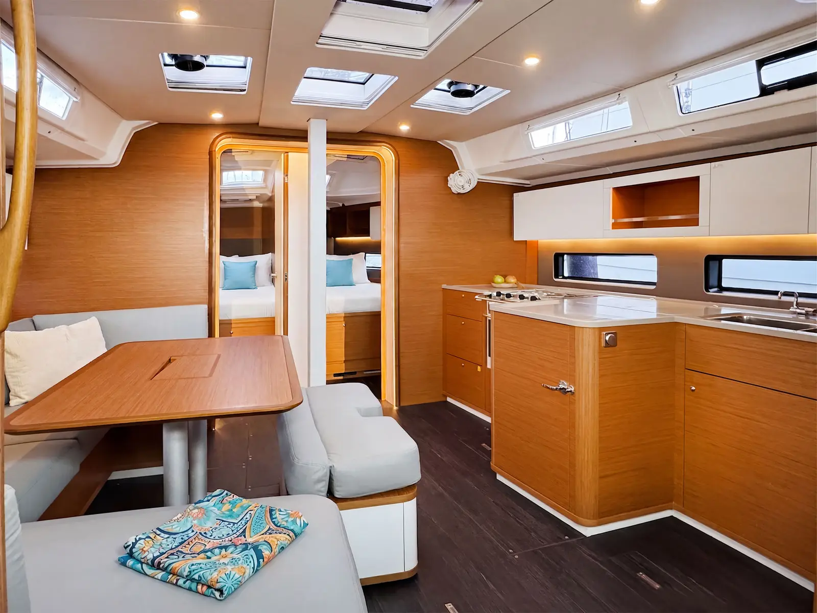 Stefy - Water maker, Solar Panel, Interior image