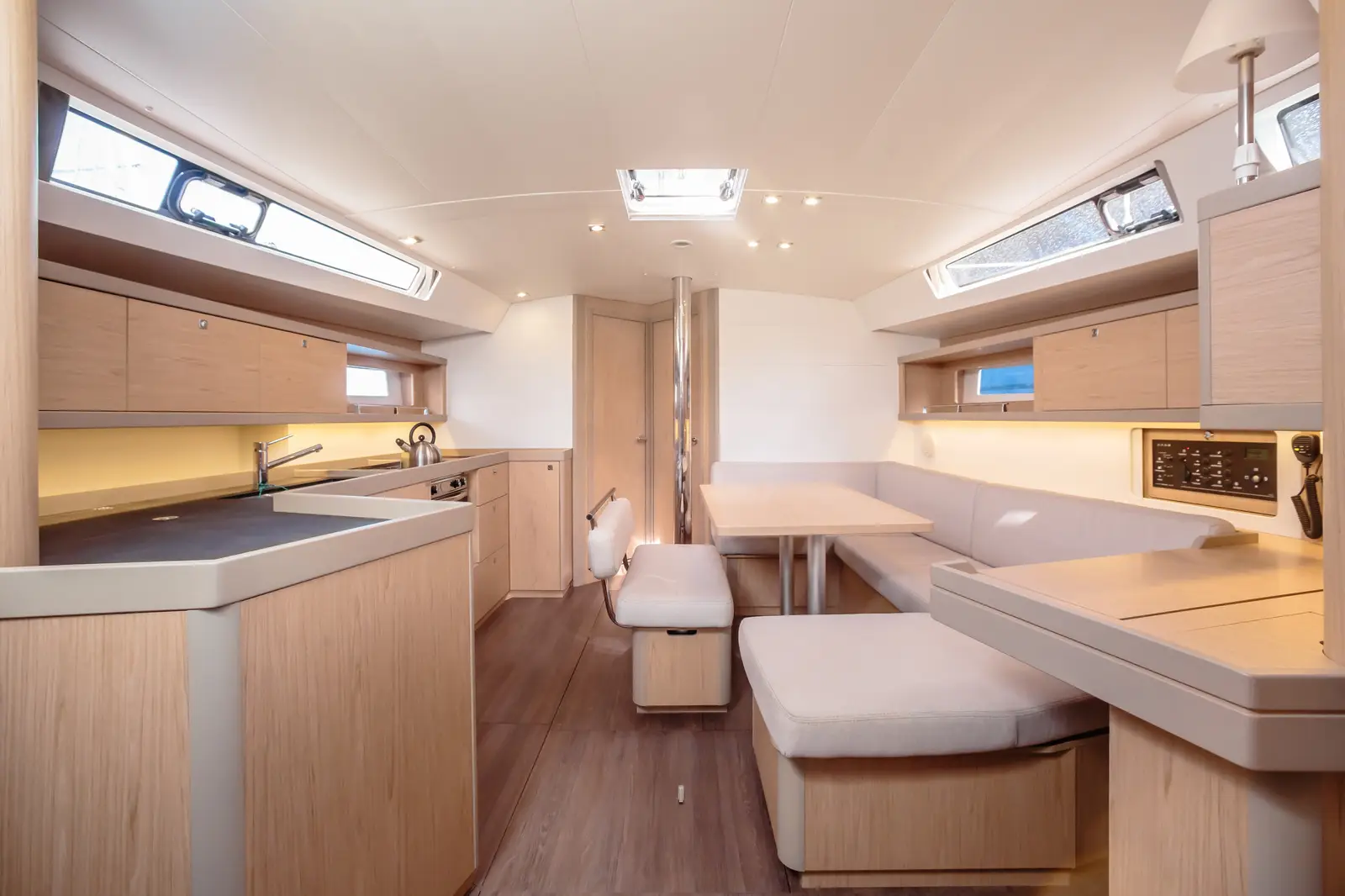 Mizzica, Interior image