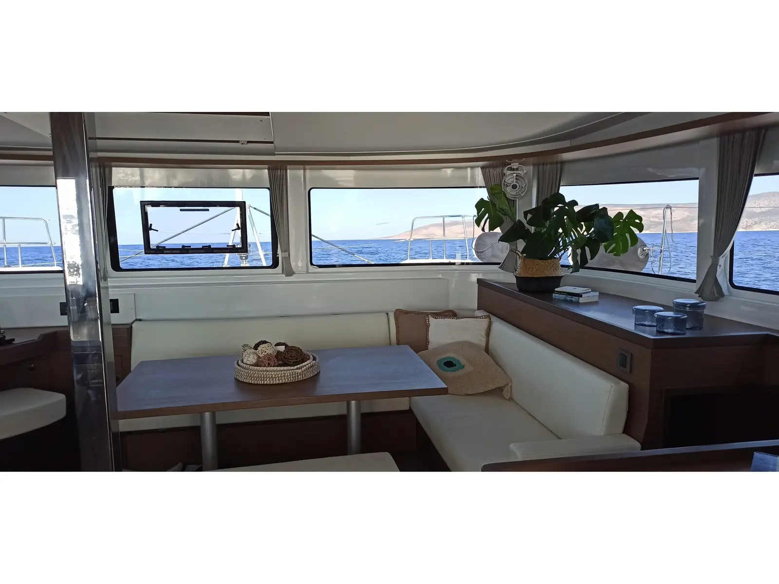 My Tina, Interior image