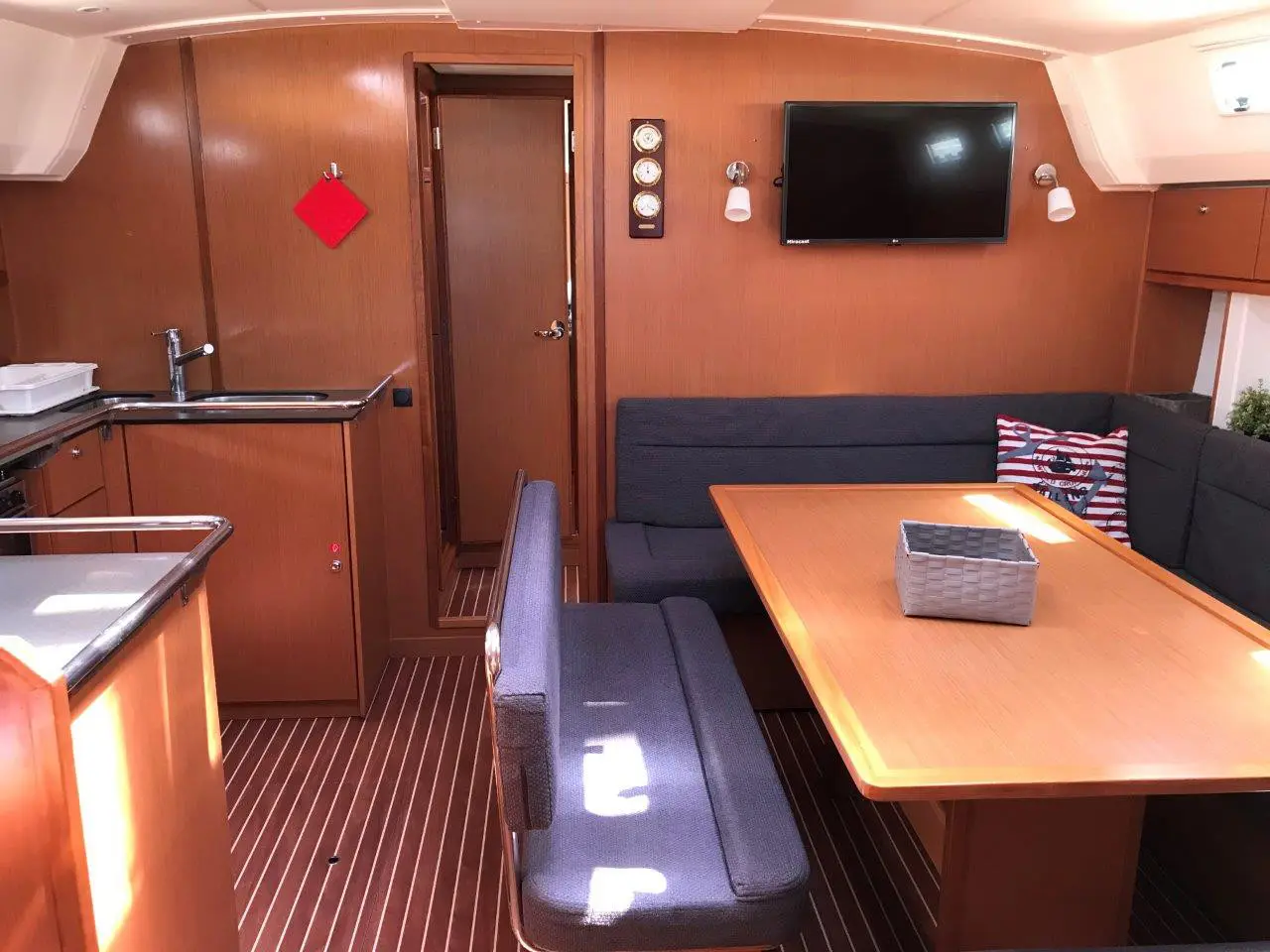 Juniper, Interior image