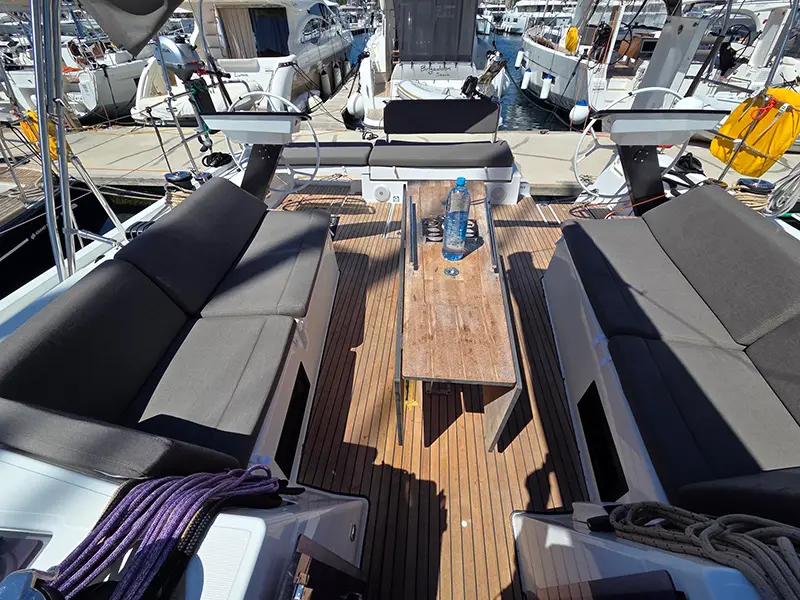 Adelante, Dufour 470