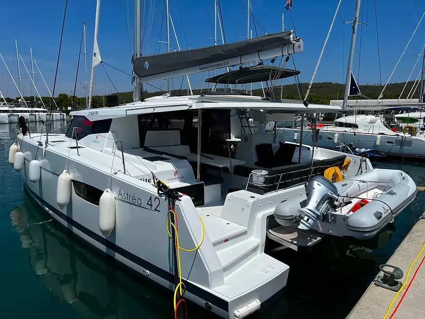 Jami, Main image