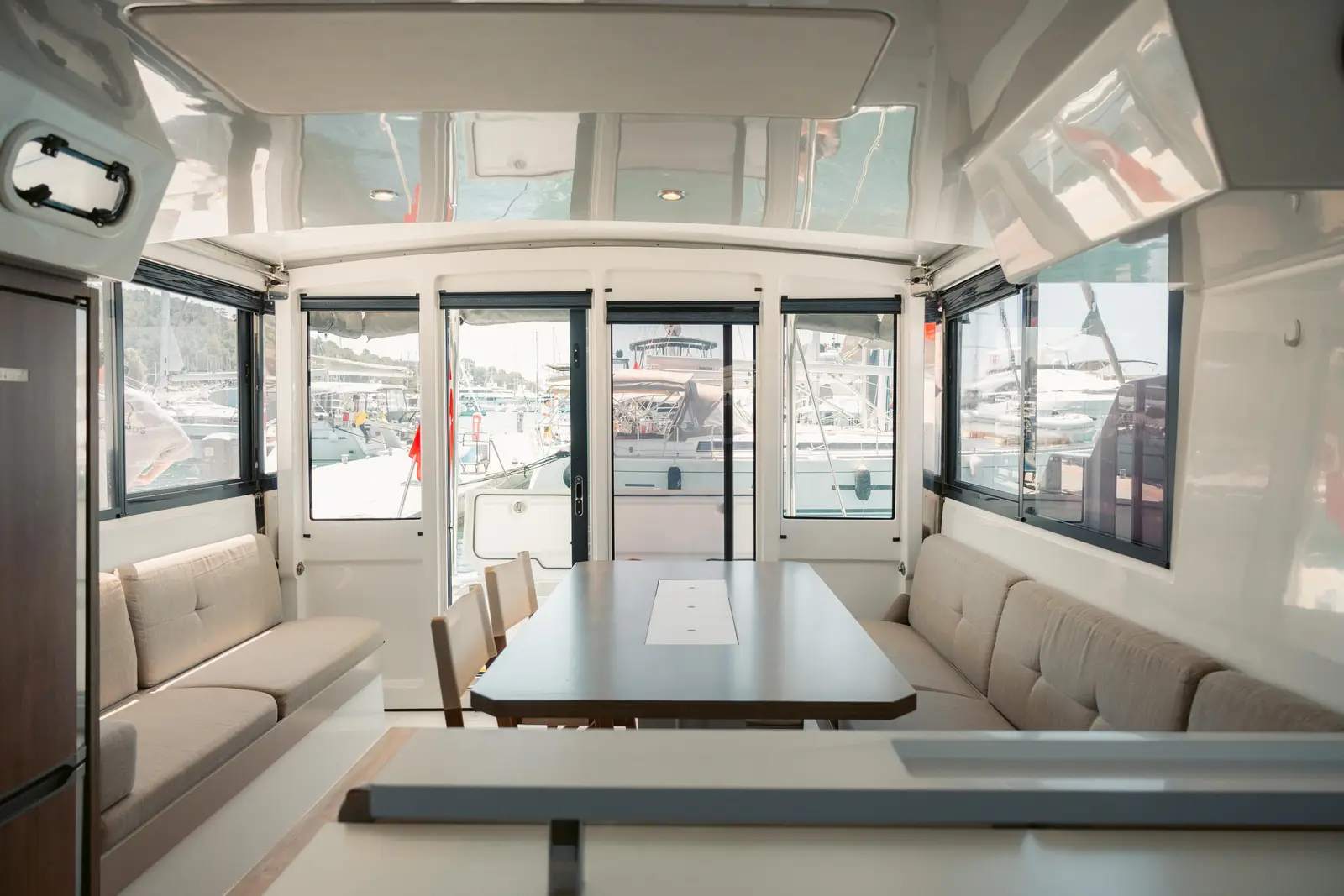 Moana , Interior image