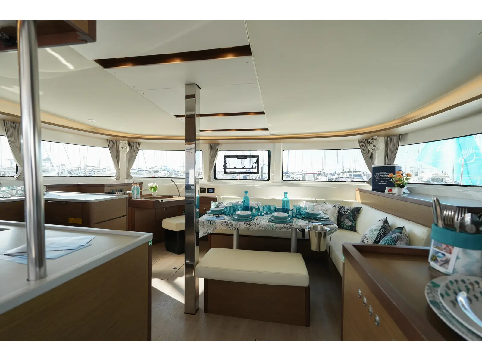 Barone, Interior image