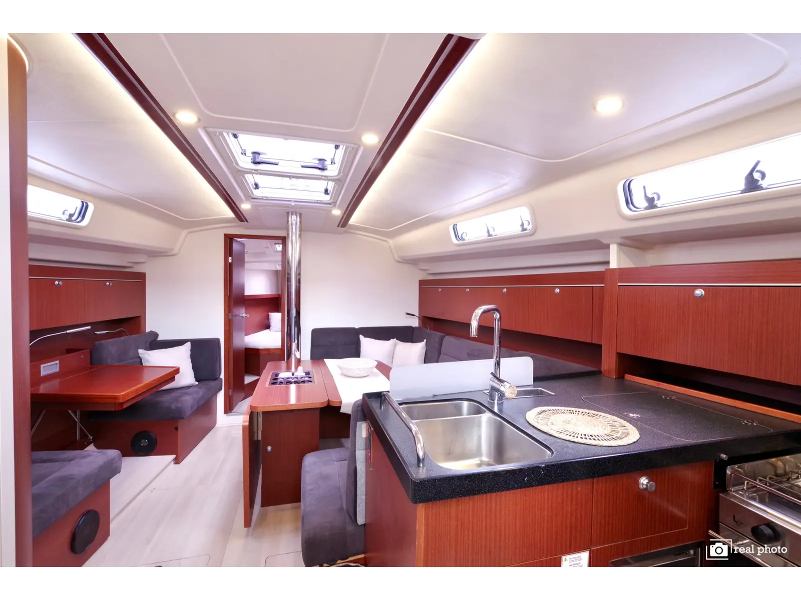 Talia - Solar Panel, Interior image