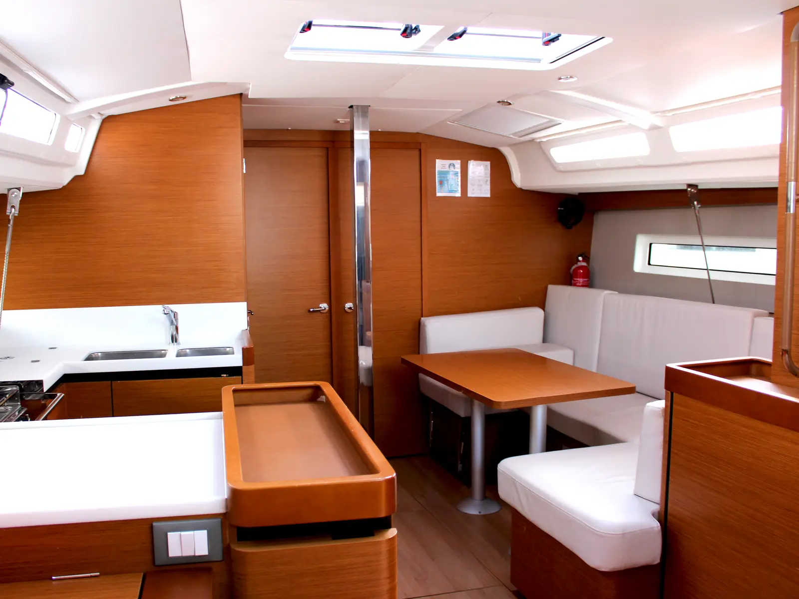 Sunsail 44 SO Classic, Interior image