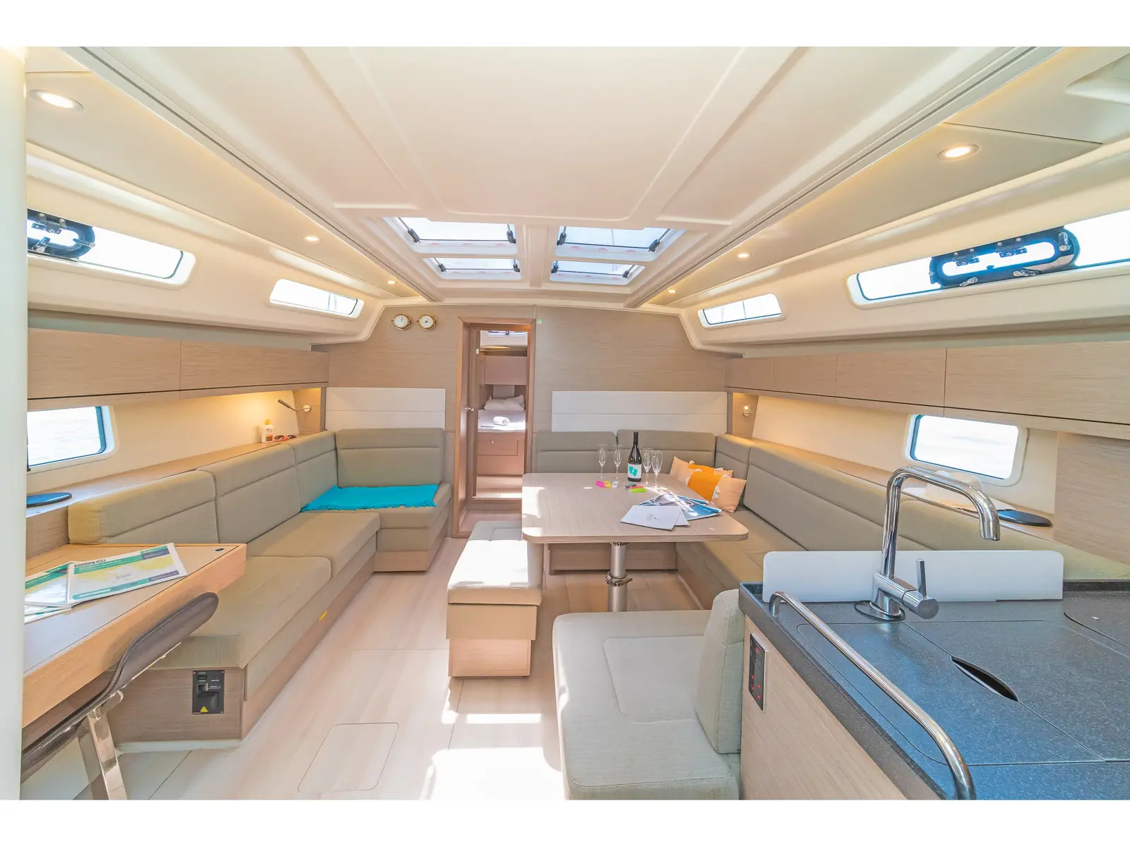 Eclipse, Interior image