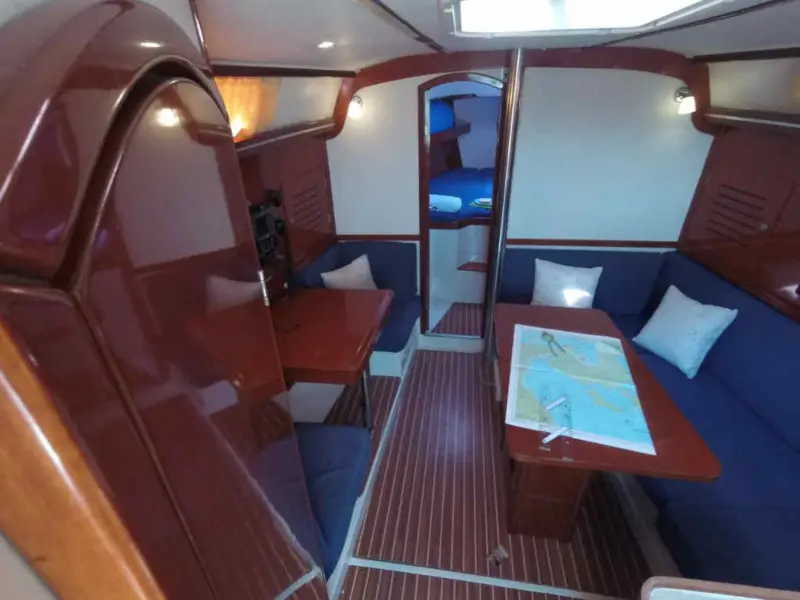 9 Muses, Interior image