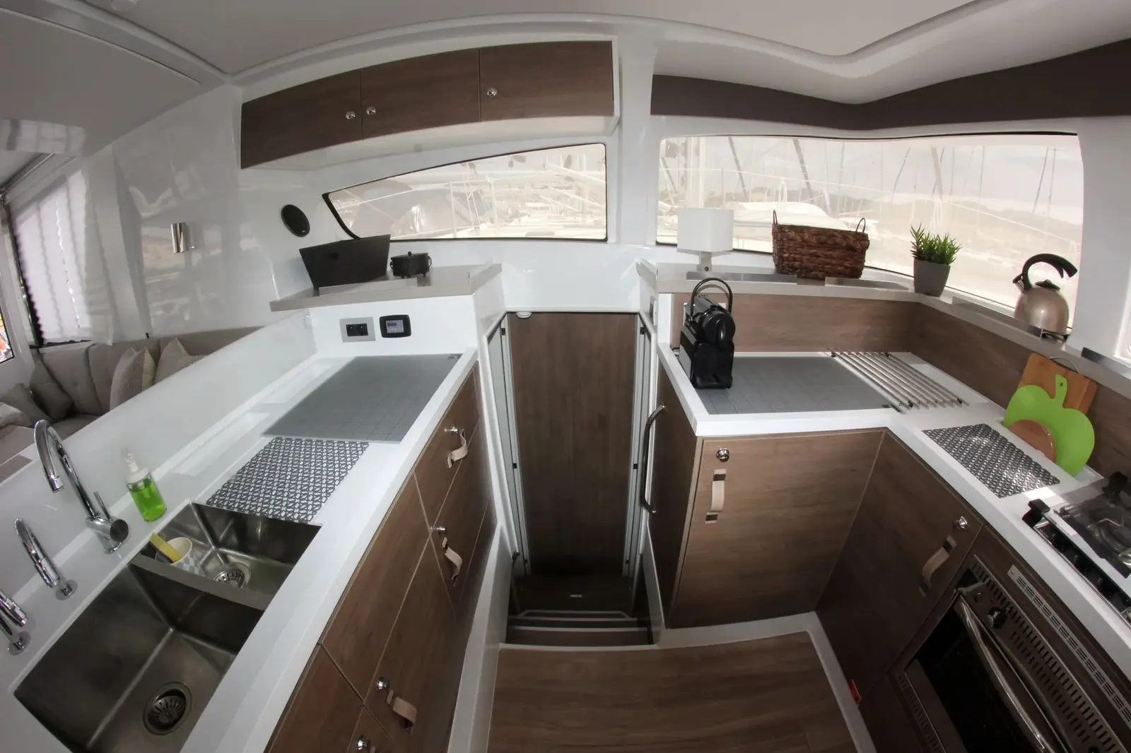Blue Navy, Interior image