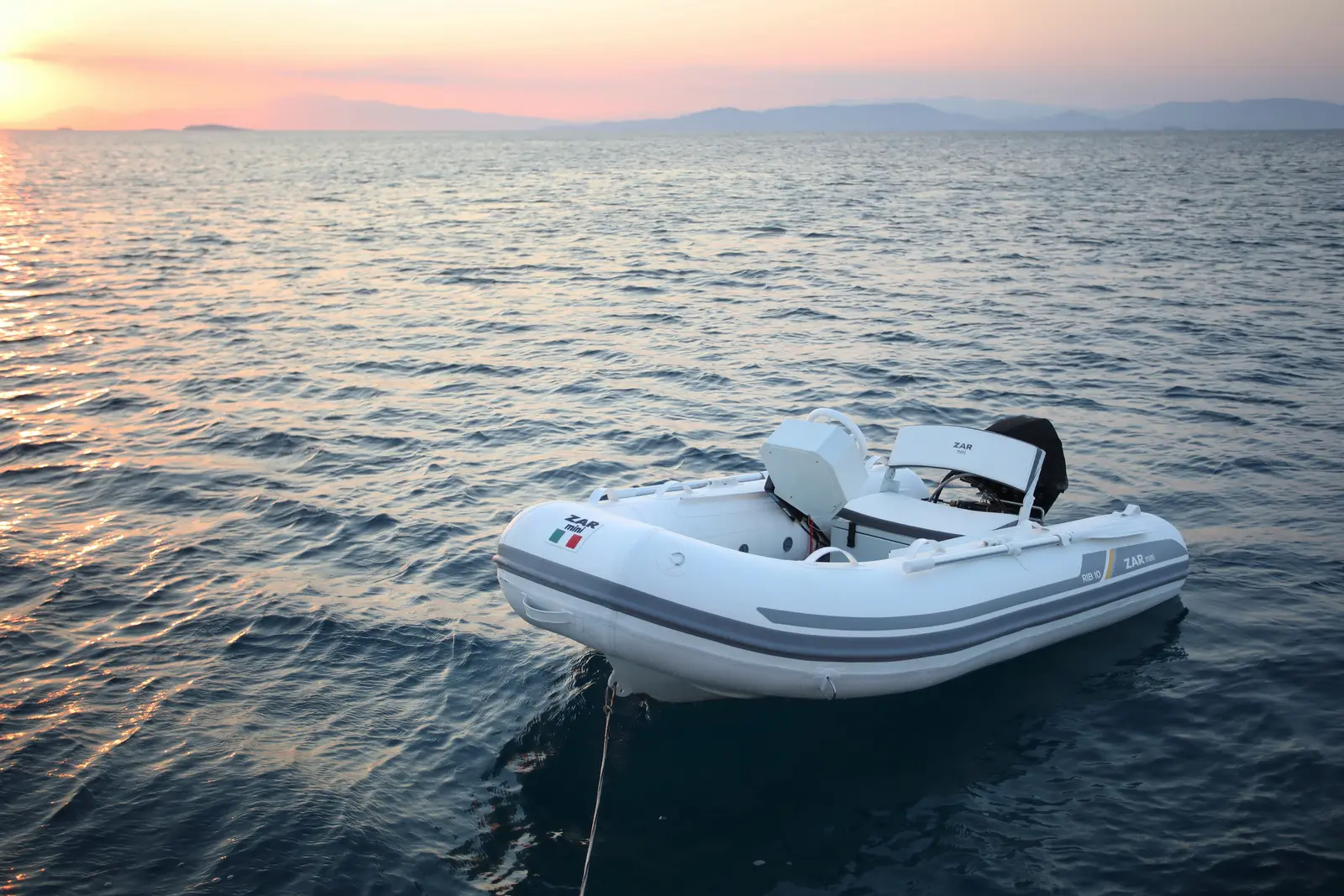 Premium +, Dinghy