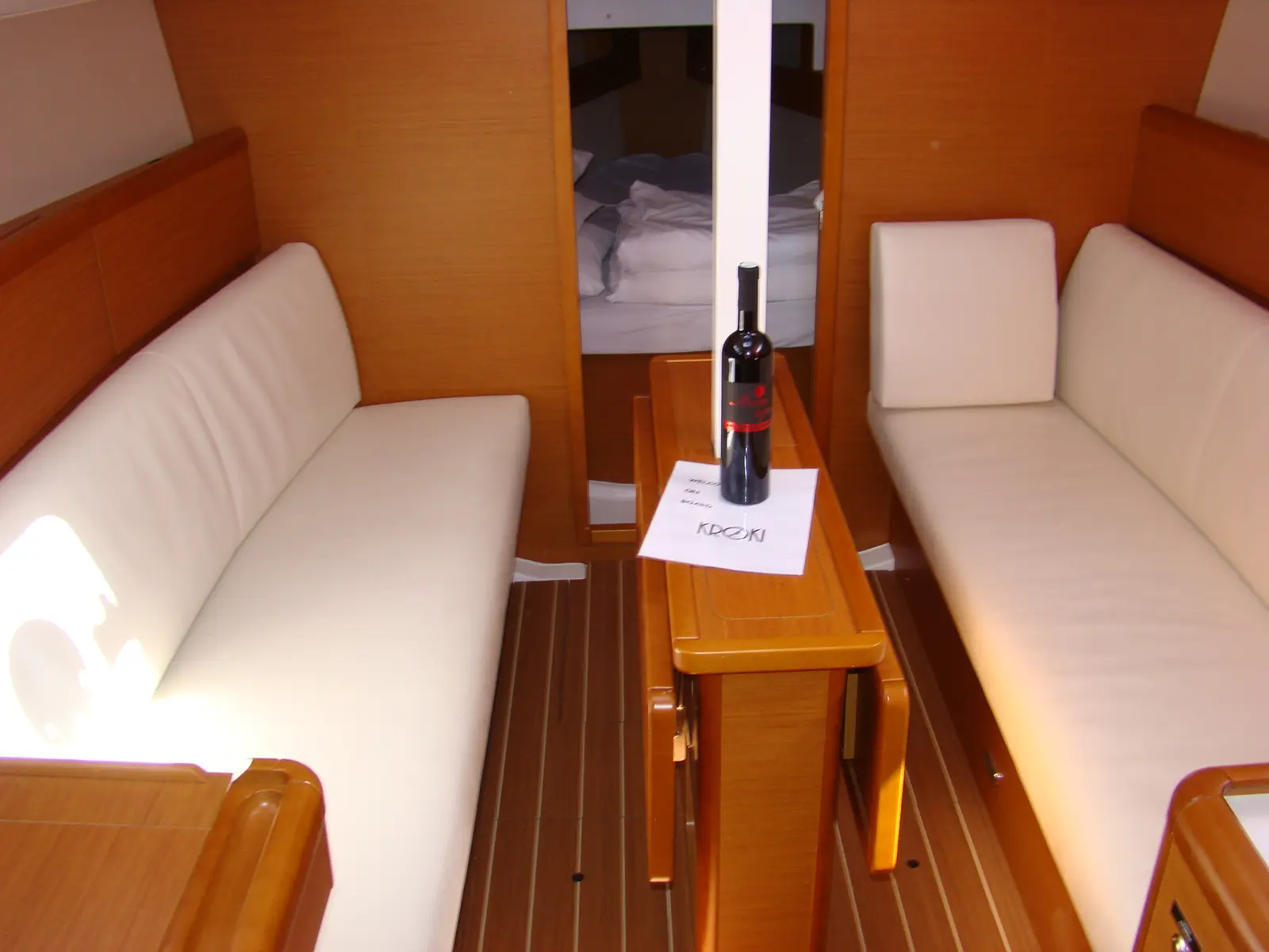 NENA, Interior image