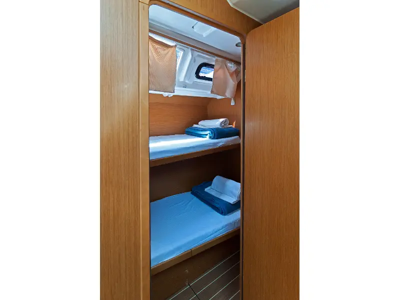 Aqua Kiss , interior