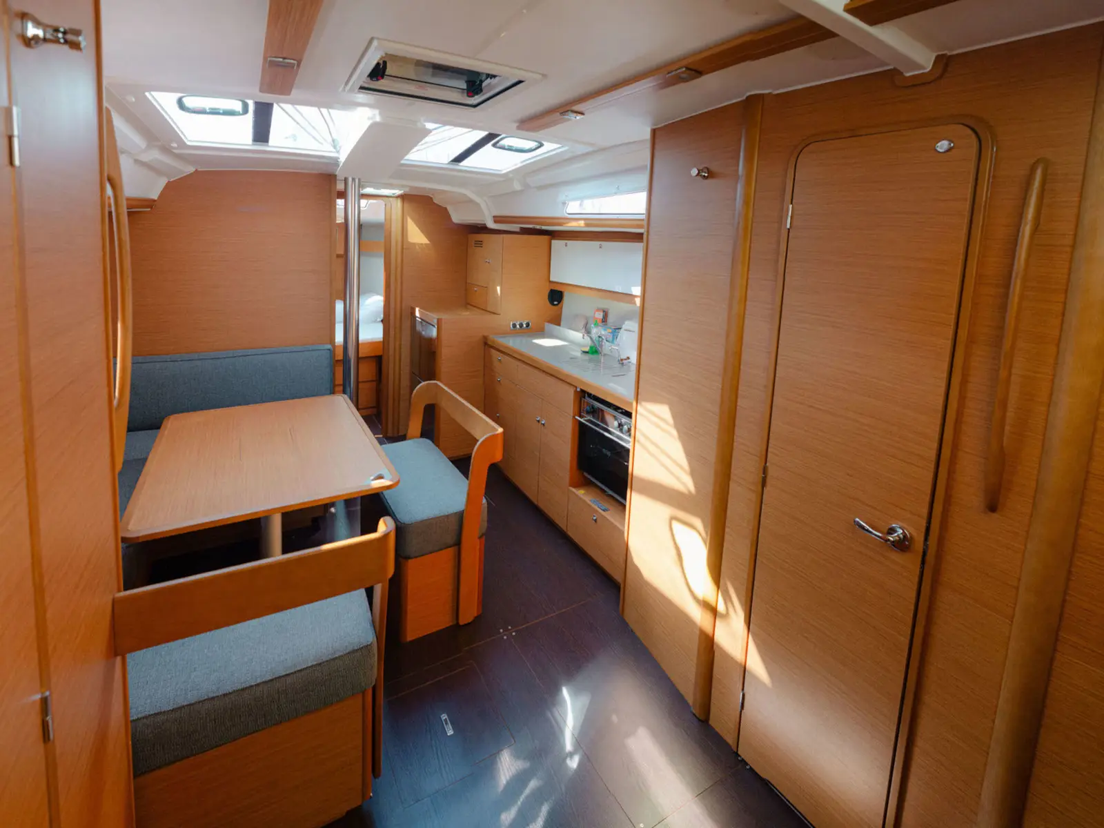 ARMONIA, Interior image
